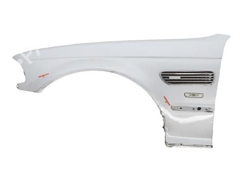 Guarda-lamas esquerdo BMW 3 (E46) 323 i (170 hp) 31797337
