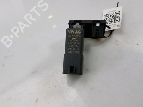 Used Electronic module AUDI A3 Sportback (8PA) 1.9 TDI (105 hp) 12539631