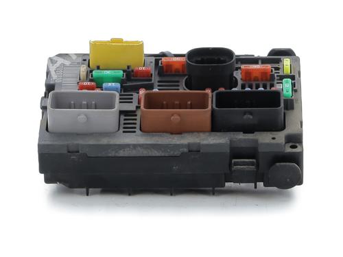 Used Fuse box Fuse box PEUGEOT PARTNER Tepee 1.6 HDi / BlueHDi 75 (75 hp) 33753839 33753839