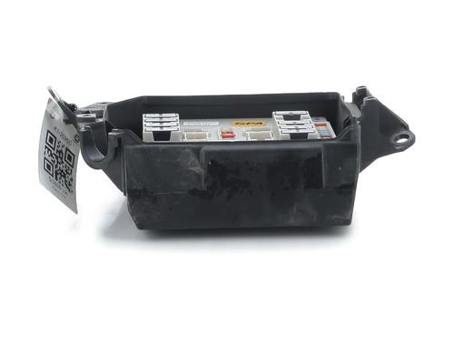 Sikringsdose RENAULT CLIO III (BR0/1, CR0/1) 1.4 16V (98 hp) 31693783