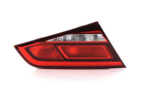 Feu de coffre gauche AUDI A3 Sportback (8VA, 8VF) 2.0 TDI (150 hp) 31867021