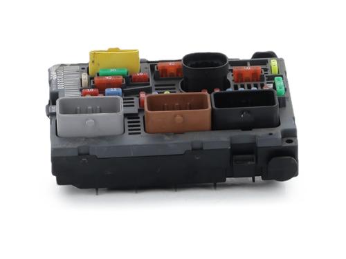 Used Fuse box Fuse box PEUGEOT 3008 I MPV (0U_) 1.6 BlueHDi 120 (120 hp) 40557798 40557798