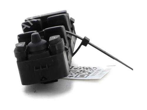 Left front window switch LAND ROVER FREELANDER 2 (L359) 2.2 TD4 4x4 | BP23100466I27 