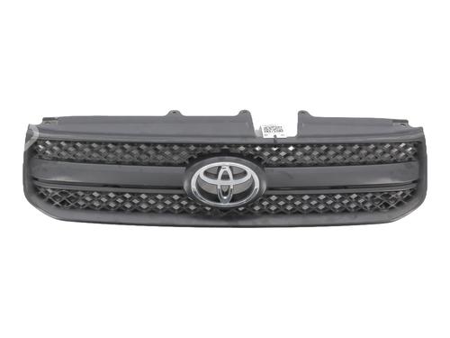 Used Grille TOYOTA RAV 4 II (_A2_) 2.0 D 4WD (CLA20_, CLA21_, CLA20R, CLA21R) (116 hp) 31079482
