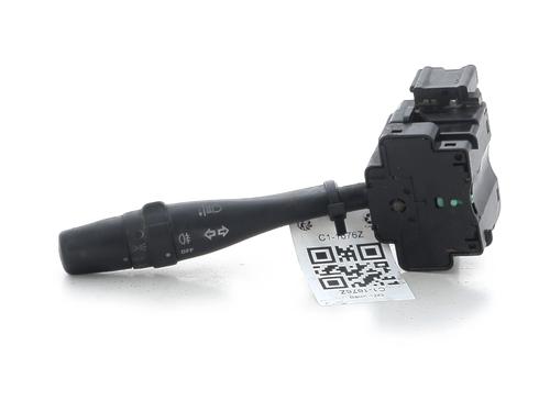 switch-nissan-pick-up-d22-1997-33111080 main image