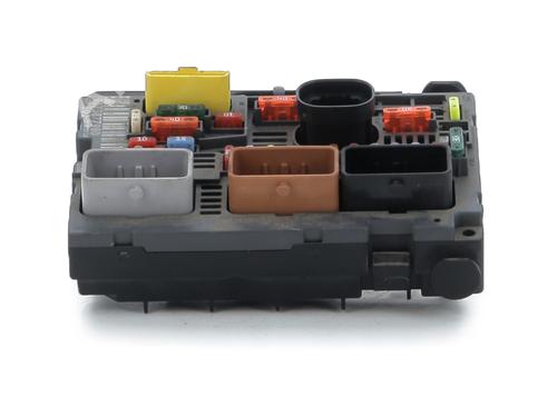 Used Fuse box Fuse box PEUGEOT 5008 (0U_, 0E_) 2.0 HDi 150 / BlueHDi 150 (150 hp) 34433813 34433813