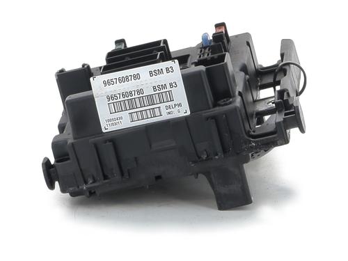 Sikringsdåse PEUGEOT 206+ (2L_, 2M_) 1.4 HDi eco 70 (68 hp) 30693671