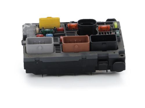 Used Fuse box Fuse box 37086842 37086842