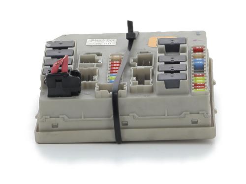 Used Fuse box RENAULT CLIO III (BR0/1, CR0/1) 1.5 dCi (BR17, CR17) (86 hp) 29930611