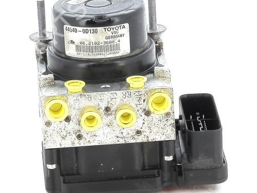 ABS pump TOYOTA YARIS (_P13_) 1.0 (KSP130_, KSP130) | BP26311671M43