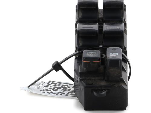 Left front window switch TOYOTA RAV 4 II (_A2_) 2.0 D 4WD (CLA20_, CLA21_, CLA20R, CLA21R) | BP28068640I27 