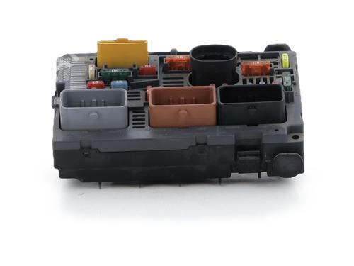 Used Fuse box Fuse box 37627584 37627584