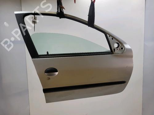 Dør høyre foran PEUGEOT 206 Hatchback (2A/C) 1.4 i (75 hp) 28177296