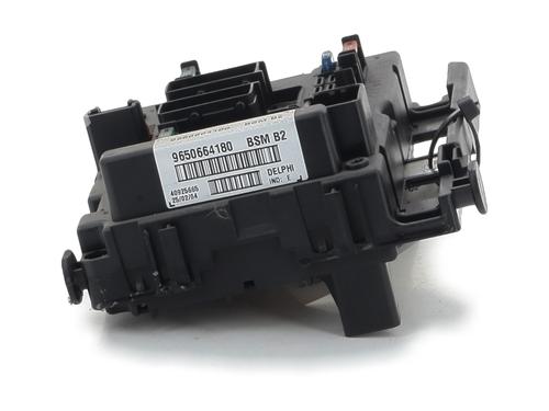 Used Fuse box PEUGEOT 307 (3A/C) 1.4 16V (88 hp) 30165744