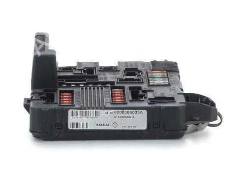 fuse-box-renault-megane-ii-bm01_-cm01_-2001-2002-2003-2004-2005-2006-2007-2008-2009-2010-2011-2012-32434040 main image