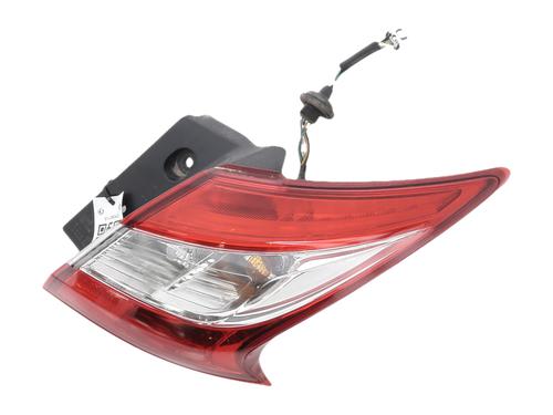 right-taillight-nissan-pulsar-hatchback-c13-2014-39524212 main image