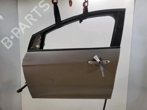 Used Left front door FORD FOCUS III 1.6 TDCi (95 hp) 31699670