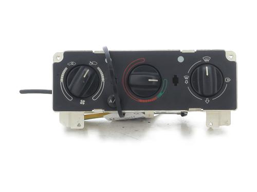 Used Climate control PEUGEOT 306 Hatchback (7A, 7C, N3, N5) [1993-2003]  31699218
