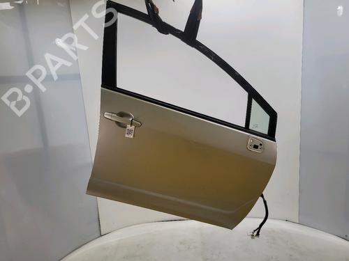 Used Right front door TOYOTA COROLLA Verso (ZER_, ZZE12_, R1_) 2.2 D-4D (AUR10_, AUR10R) (136 hp) 28182173