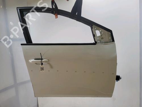 right-front-door-dacia-sandero-iii-2021-39524107 main image