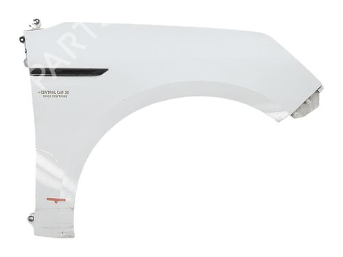 Used Right front fenders Right front fenders RENAULT MEGANE IV Hatchback (B9A/M/N_) 1.5 dCi 110 (B9A3) (110 hp) 36776860 36776860