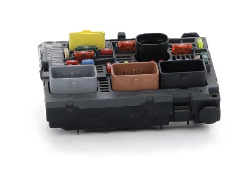 Used Fuse box Fuse box 37148873 37148873