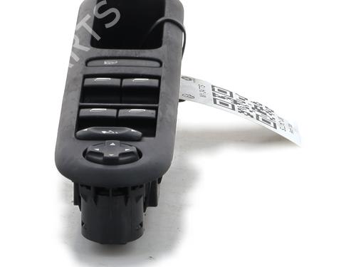 Left front window switch PEUGEOT 5008 (0U_, 0E_) 1.6 BlueHDi 120 | BP29696486I27 