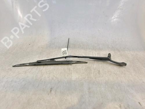 Used Front windshield wiper arm RENAULT LAGUNA I (B56_, 556_) [1993-2002]  27905045