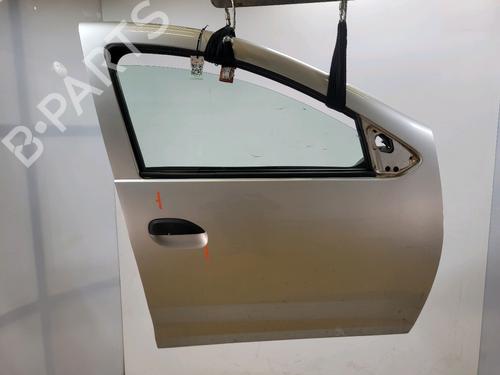 dr-hjre-fortil-dacia-sandero-ii-2012-33159831 main image