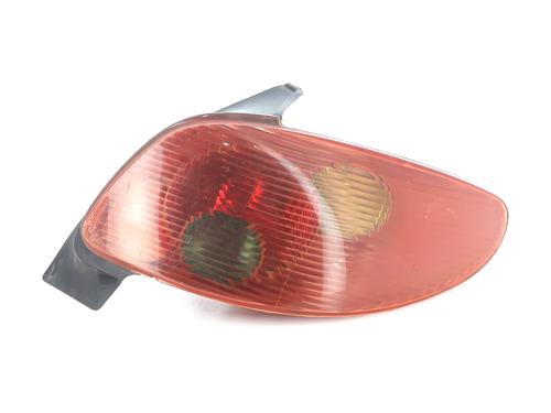 Used Right taillight Right taillight PEUGEOT 206+ (2L_, 2M_) 1.4 i (2LKFWA, 2MKFWA) (75 hp) 33331882 33331882