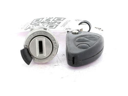 Used Ignition barrel ALFA ROMEO 147 (937_) 1.9 JTDM 8V (937.AXD1A, 937.AXU1A, 937.BXU1A) (120 hp) 21227657