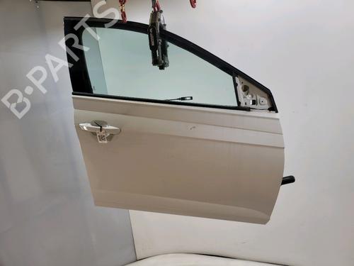 Used Right front door VW POLO VI (AW1, BZ1, AE1) 1.0 TSI (95 hp) 30558475