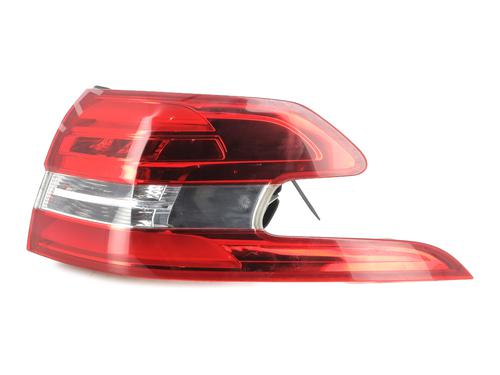 Used Right taillight PEUGEOT 308 SW II (LC_, LJ_, LR_, LX_, L4_) 1.6 BlueHDi 120 (120 hp) 28364958