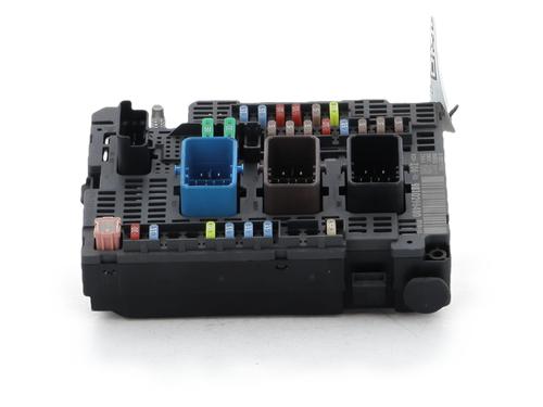 Used Fuse box Fuse box 39394318 39394318
