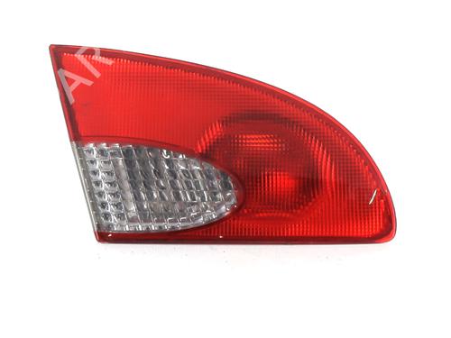 Used Left tailgate light TOYOTA AVENSIS Estate (_T22_) 2.0 D-4D (CDT220_, CDT220R) (110 hp) 31057646