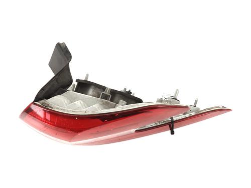 Fanale posteriore destro PEUGEOT 308 SW II (LC_, LJ_, LR_, LX_, L4_) 1.2 THP 110 (110 hp) 32130660