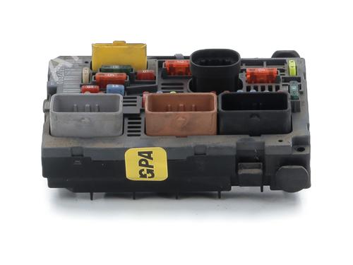 Used Fuse box Fuse box CITROËN C5 III (RD_) 2.0 HDi 165 (RDRHHA, RDRHH8) (163 hp) 33332413 33332413