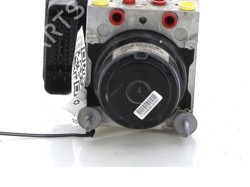 Used ABS pump TOYOTA YARIS (_P13_) 1.4 D (NLP130_, NLP130) (90 hp) 16819246