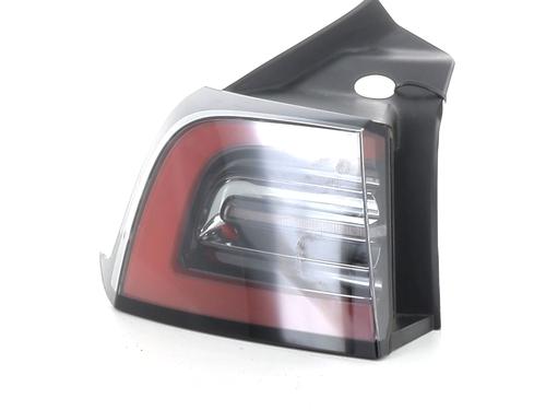 Venstre baglygte TESLA MODEL Y (5YJY) EV | BP31304178C34