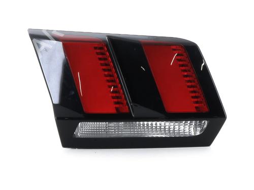 Used Left tailgate light PEUGEOT 3008 II SUV (MC_, MR_, MJ_, M4_) 1.2 THP/ PureTech 130 (MRHNSM, MRHNSU, MRHNSJ, MRHNYW,... (131 hp) 31079671