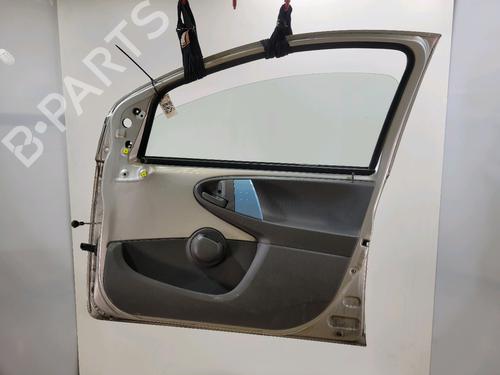 Right front door PEUGEOT 107 (PM_, PN_) 1.0 | BP27511375C3