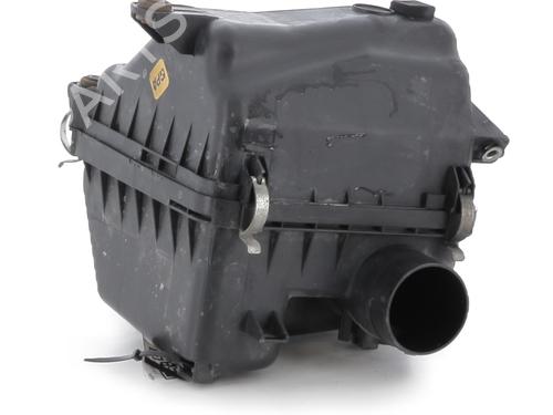 Used Air filter box MITSUBISHI L200 / TRITON (KA_T, KB_T) 2.5 DI-D 4WD (KB4T) (136 hp) 30982295