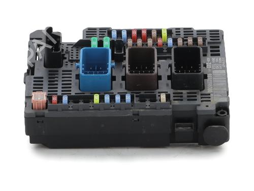 Used Fuse box PEUGEOT 308 II (LB_, LP_, LW_, LH_, L3_) 1.6 HDi / BlueHDi 115 (115 hp) 28803382