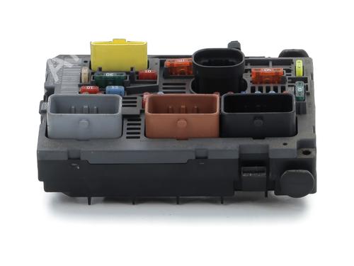 Used Fuse box Fuse box PEUGEOT 308 I (4A_, 4C_) 1.6 HDi (90 hp) 33645586 33645586