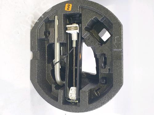 Jack Kit SKODA FABIA III (NJ3) 1.2 TSI | BP29602316C119 