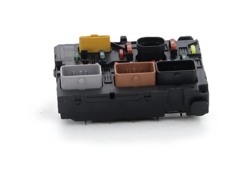 Used Fuse box Fuse box 37228794 37228794