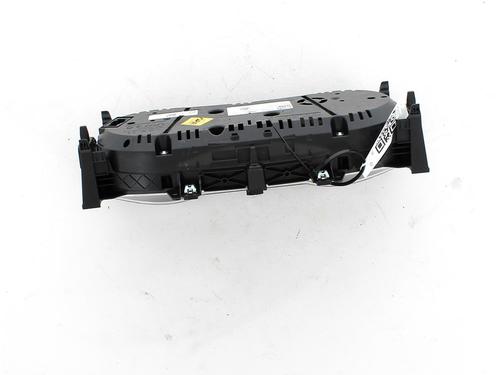 Used Instrument cluster VW PASSAT B8 (3G2, CB2) 1.6 TDI (120 hp) 15384589