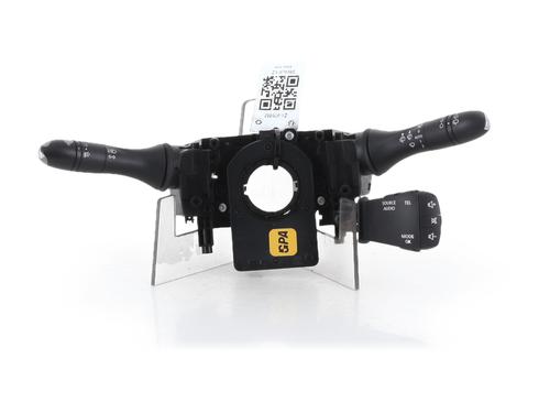 switch-renault-kadjar-ha_-hl_-2015-39117347 main image