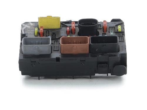 Used Fuse box PEUGEOT 307 CC (3B) 2.0 HDi 135 (136 hp) 32130345