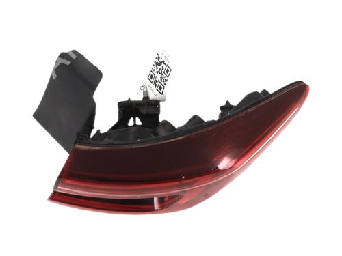 right-taillight-renault-clio-v-b7_-2019-37017172 main image